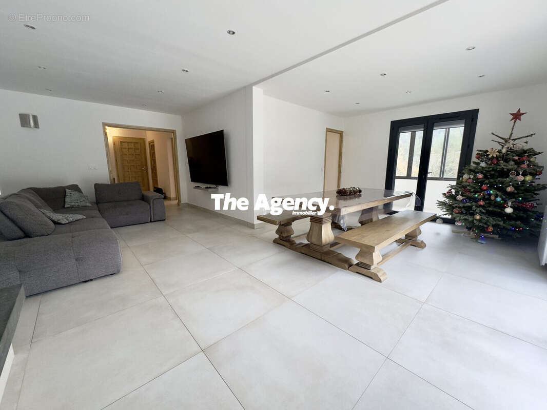 Maison à SAINT-ZACHARIE