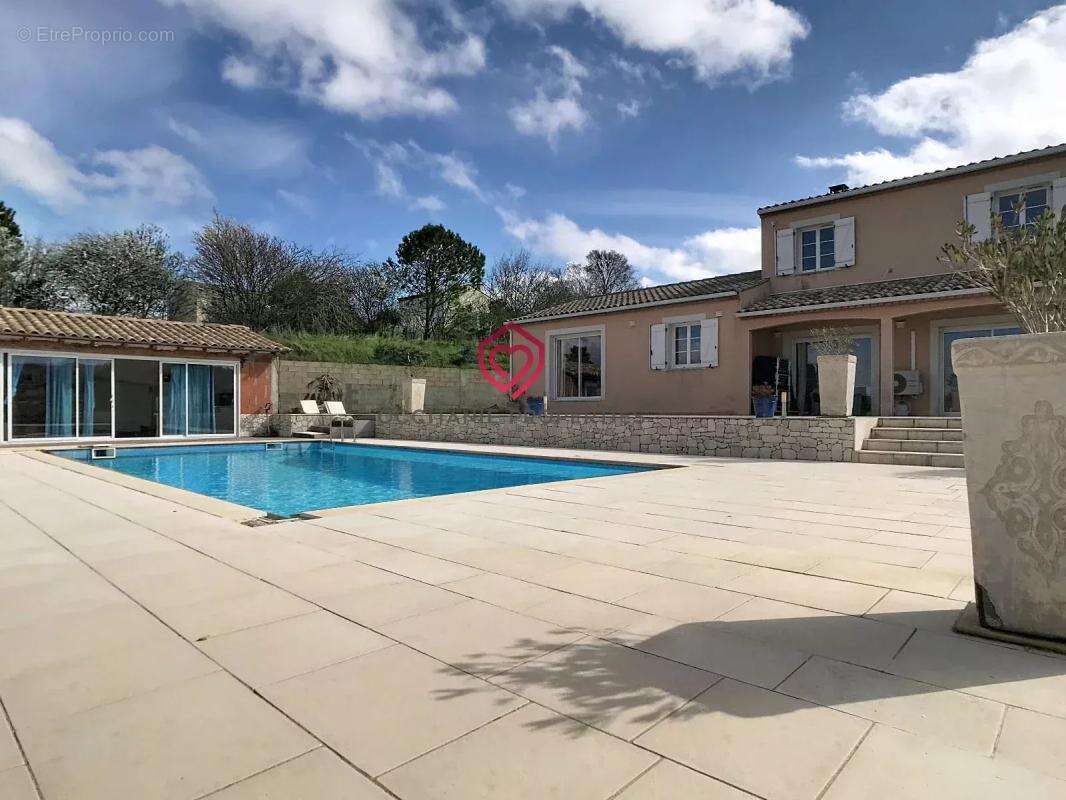 Elégante villa contemporaine avec piscine - photo 2