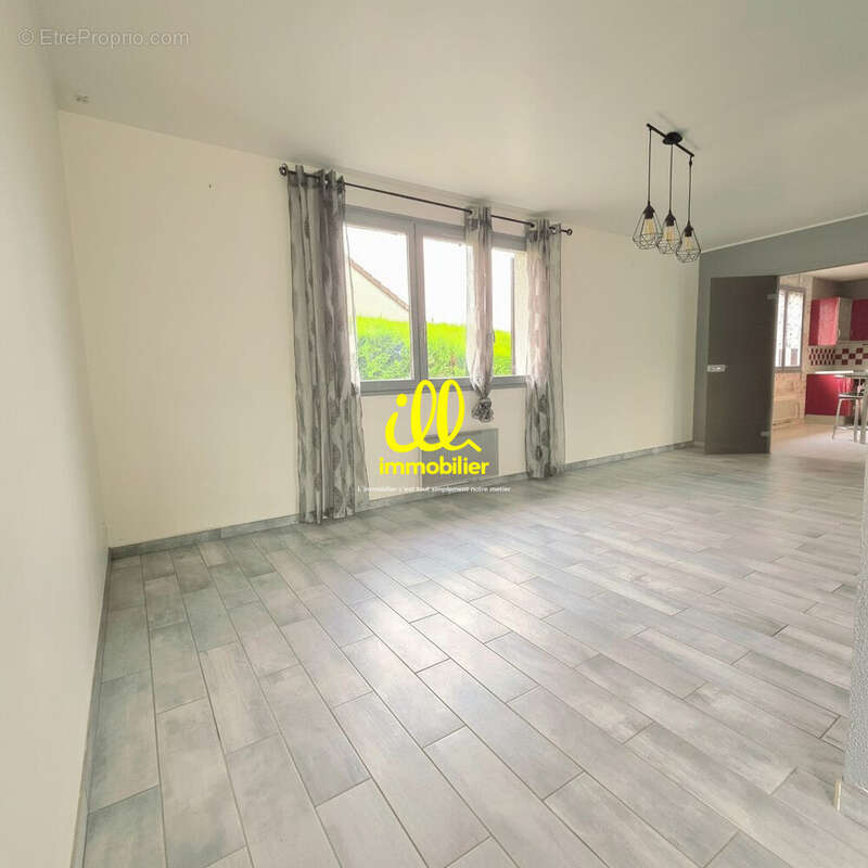 Maison 106 m² à Charleville-Mezieres  - photo 5