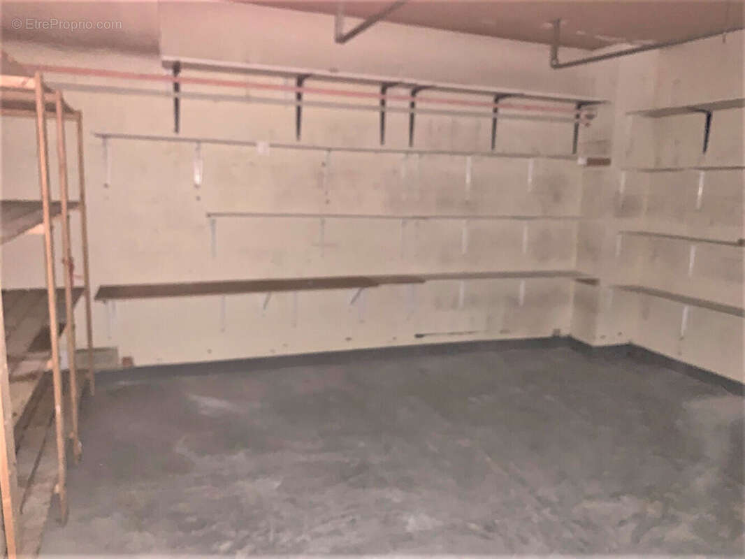 Commerce à COURBEVOIE