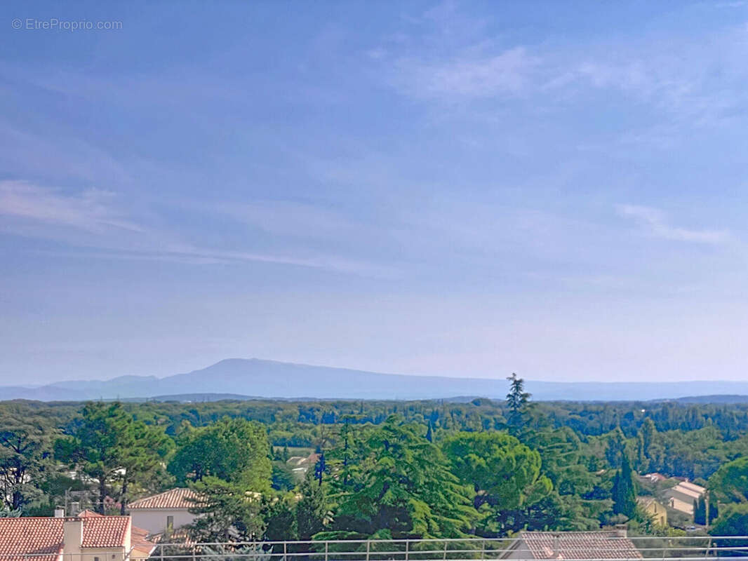 Appartement à VILLENEUVE-LES-AVIGNON