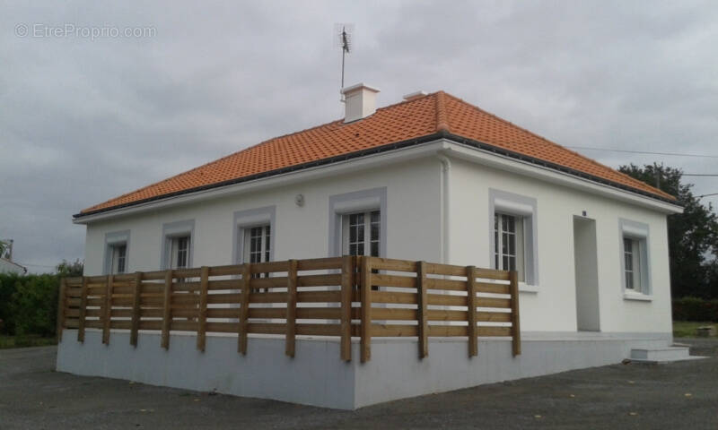 Maison à SAINT-ETIENNE-DE-MER-MORTE