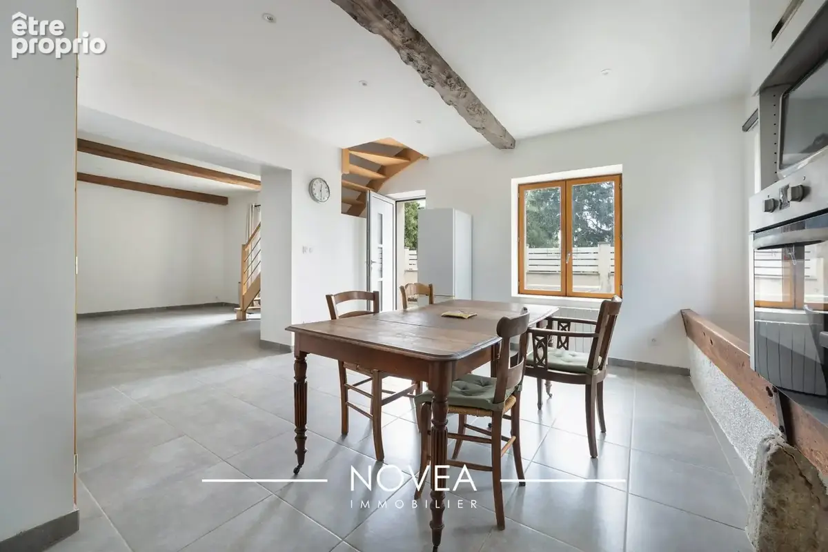 Maison 95 m² à Neuville-Sur-Saone  - photo 8