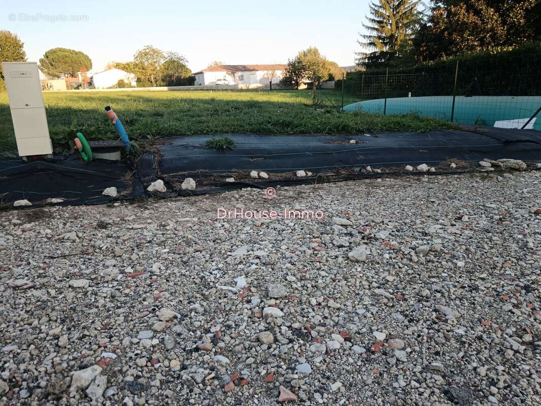 Terrain à SAINTE-LIVRADE-SUR-LOT