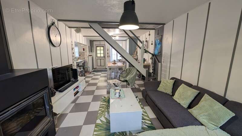 Maison à L&#039;ISLE-SUR-SEREIN