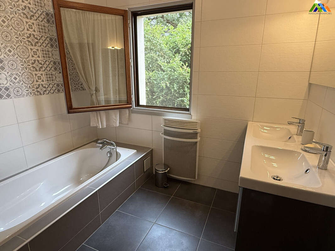Maison 147 m² à Trie-Sur-Baise  - photo 4