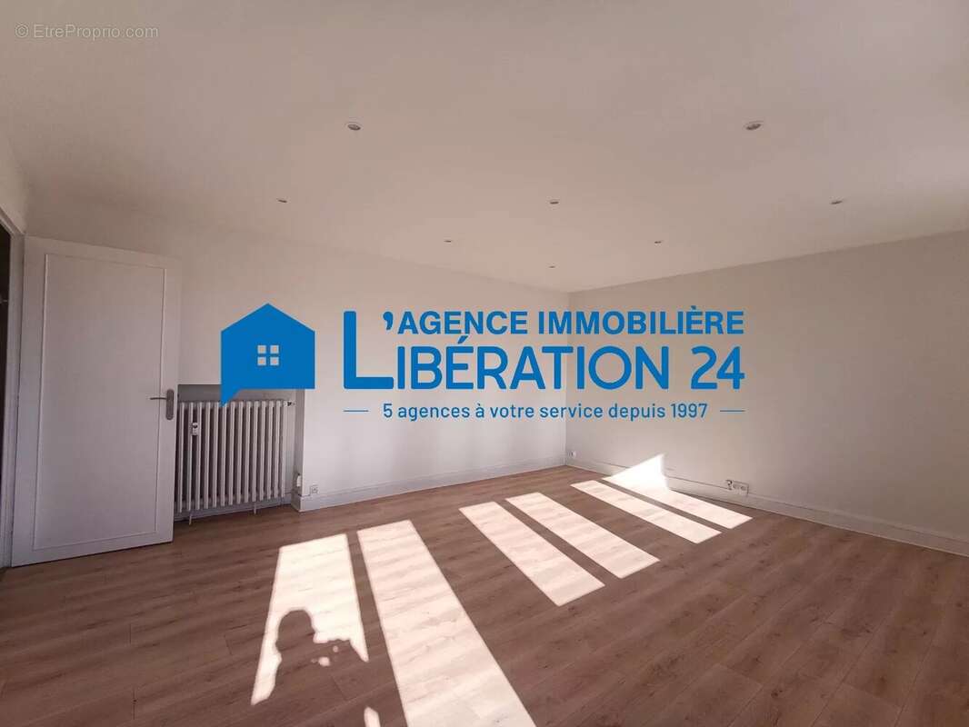 Superbe t3 refait a neuf dernier etage grands balcons - photo 3