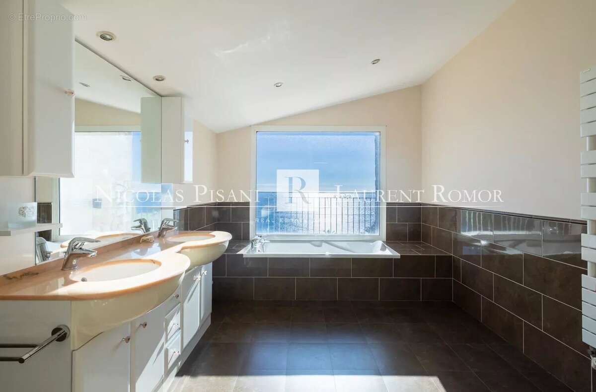 Maison à ROQUEBRUNE-CAP-MARTIN