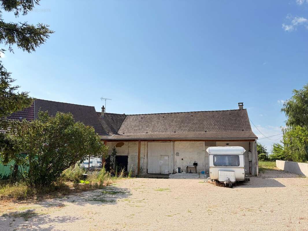 Maison 86 m² à Louhans  - photo 3
