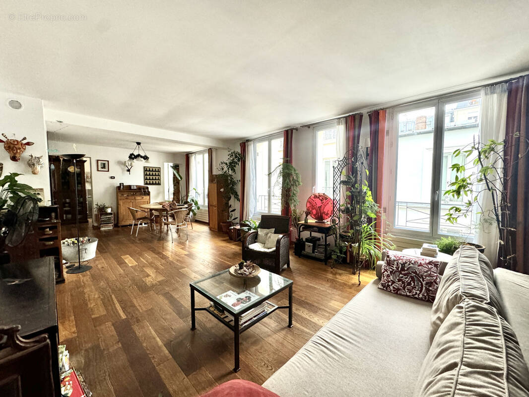 Appartement à PARIS-11E