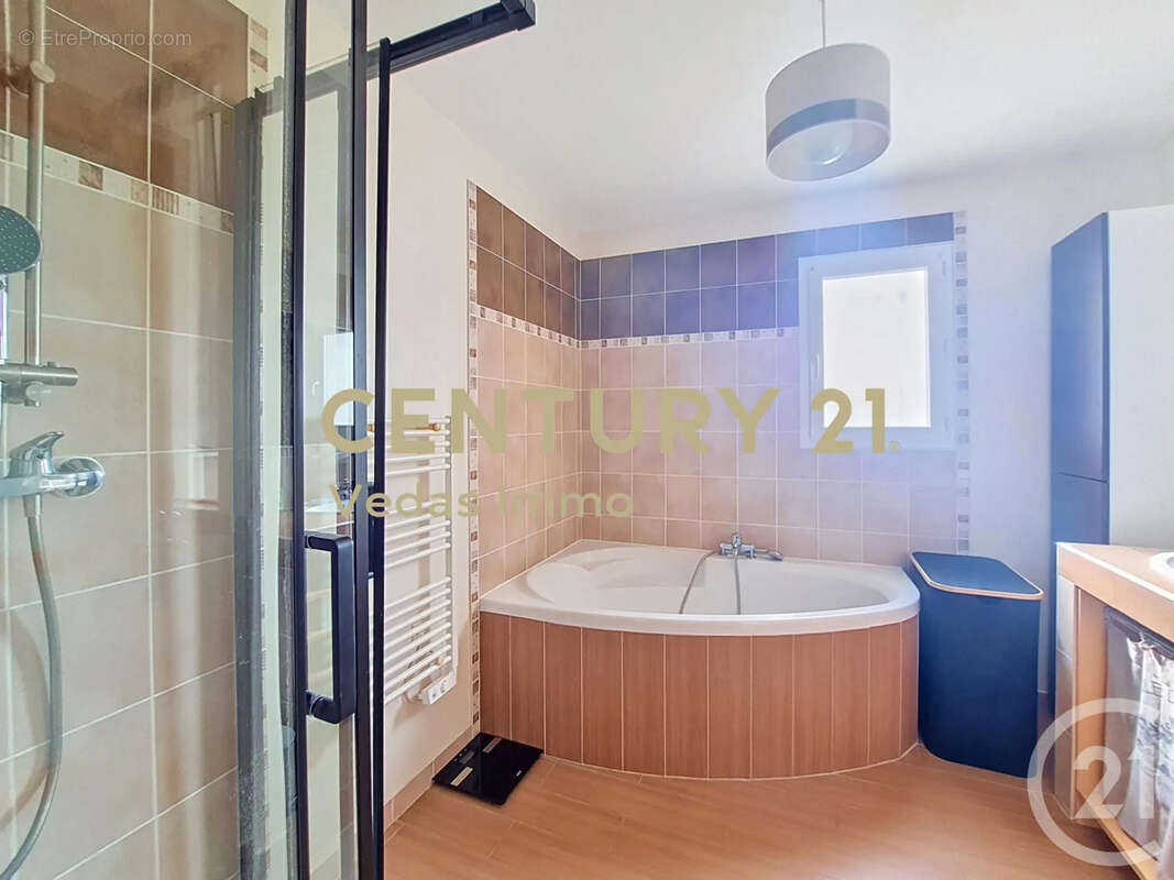Maison 128 m² à Gigean  - photo 11