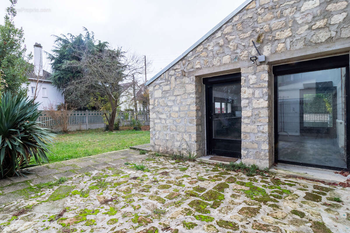 Maison à SARTROUVILLE