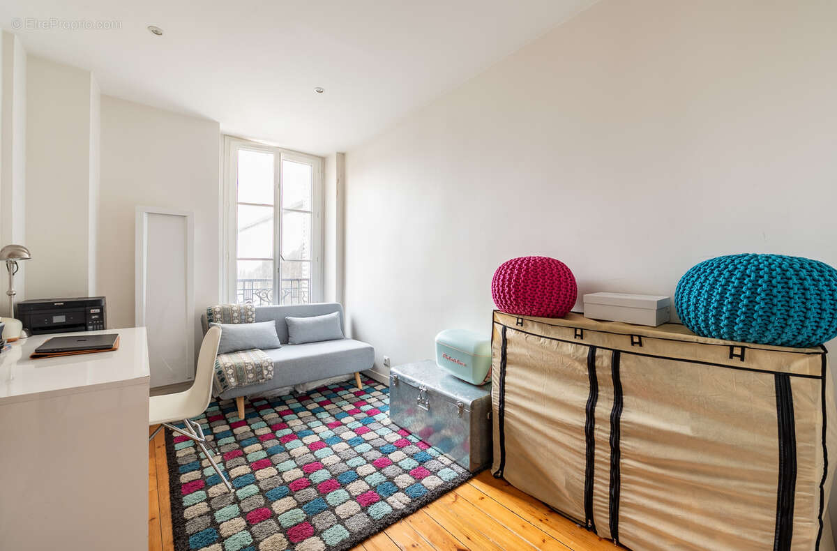 Appartement à NEUILLY-SUR-SEINE