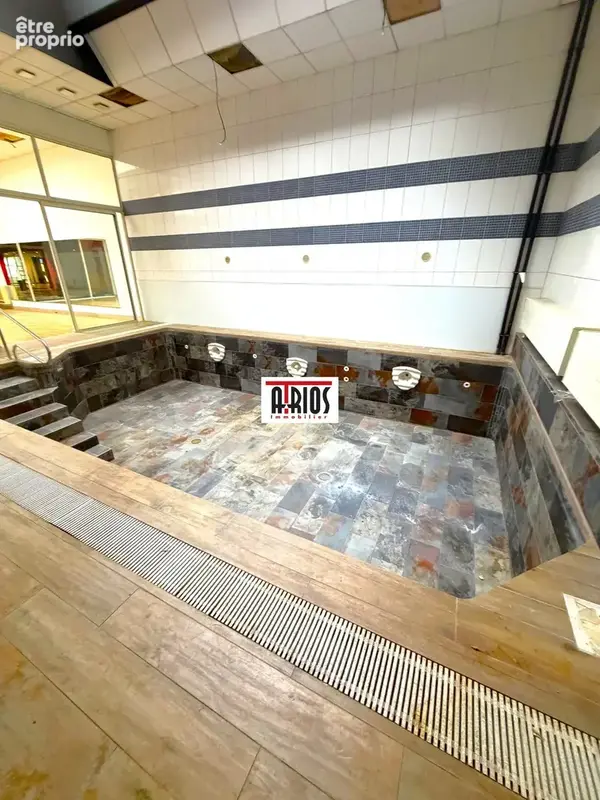Commerce 430 m² à vendre à Hyeres (83400) - photo 5