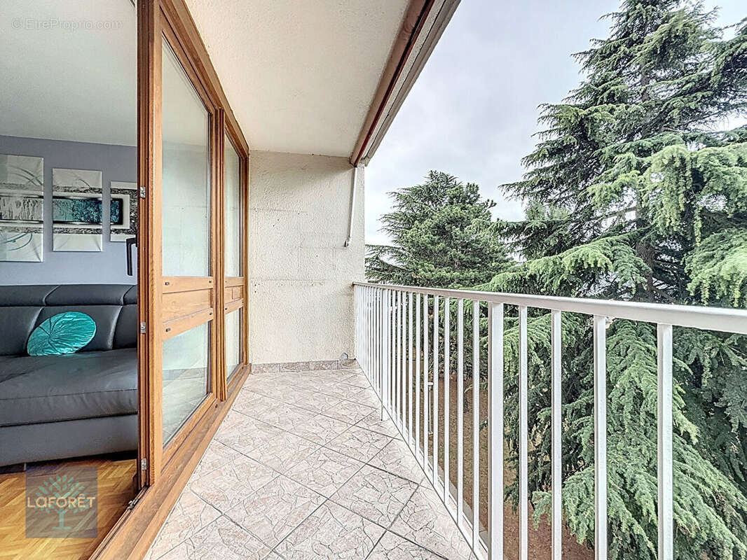 Appartement à CHILLY-MAZARIN