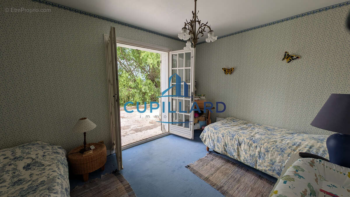 Maison à COMMELLE-VERNAY
