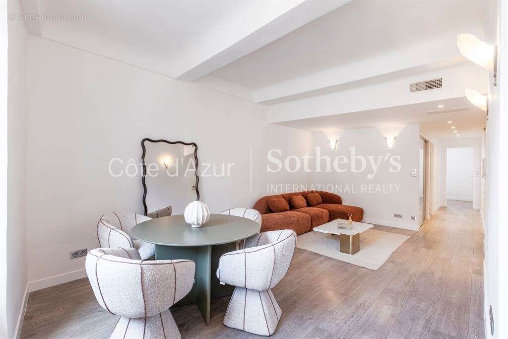 Appartement 3 pièces à vendre dans le Carré d'Or de Nice, Place Magenta - photo 6