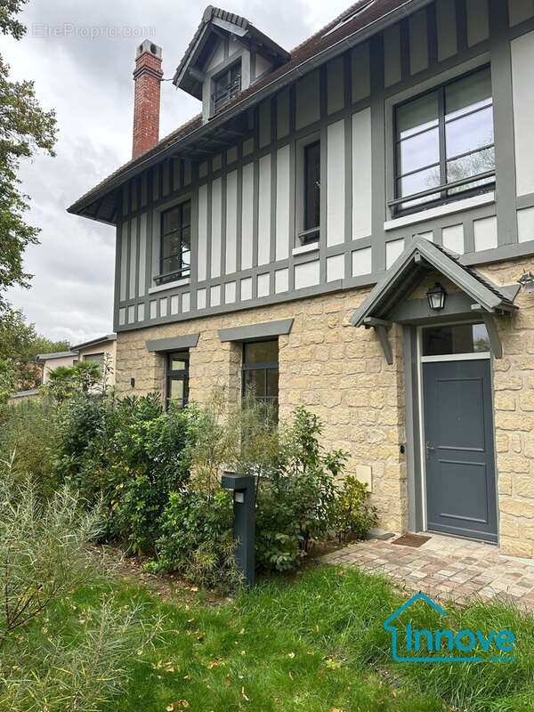 Maison à VAUCRESSON