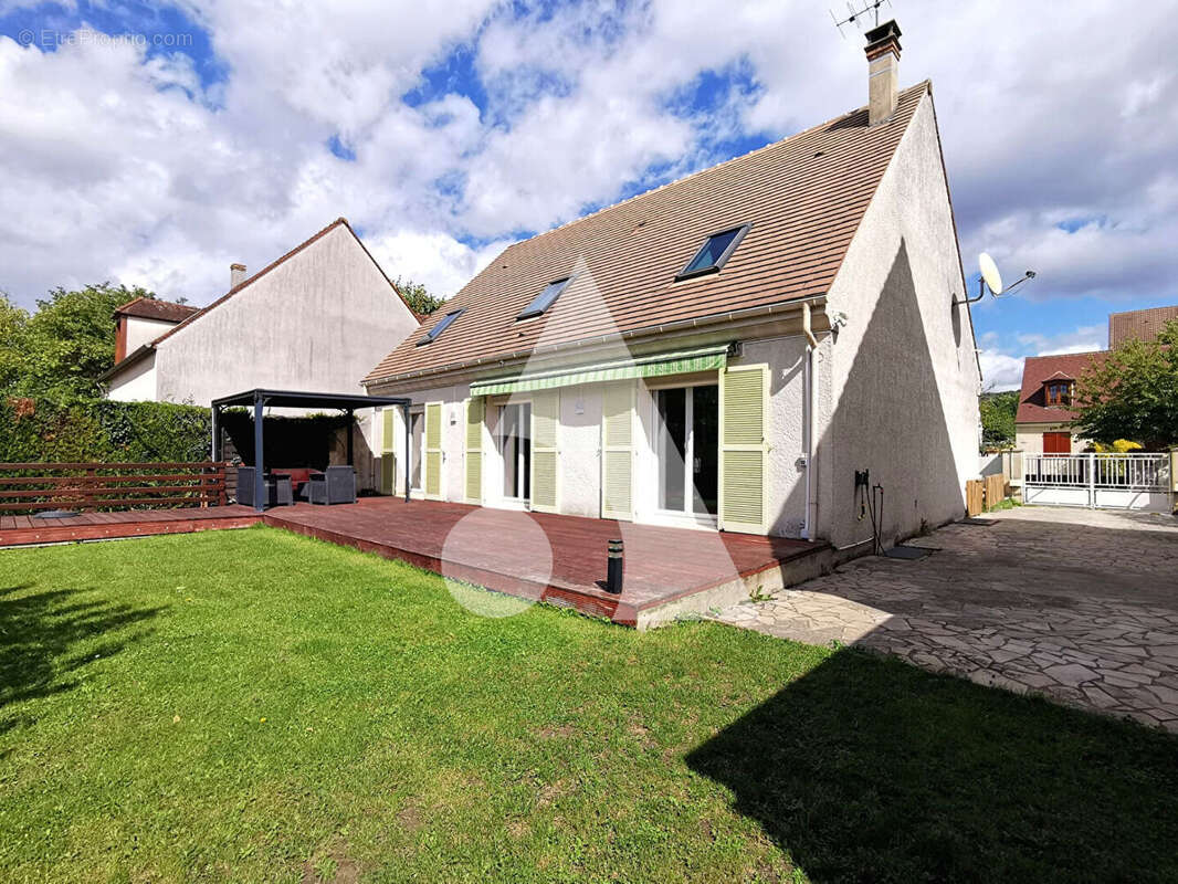 Maison à LA FRETTE-SUR-SEINE