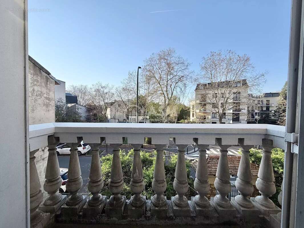 Appartement à LA GARENNE-COLOMBES