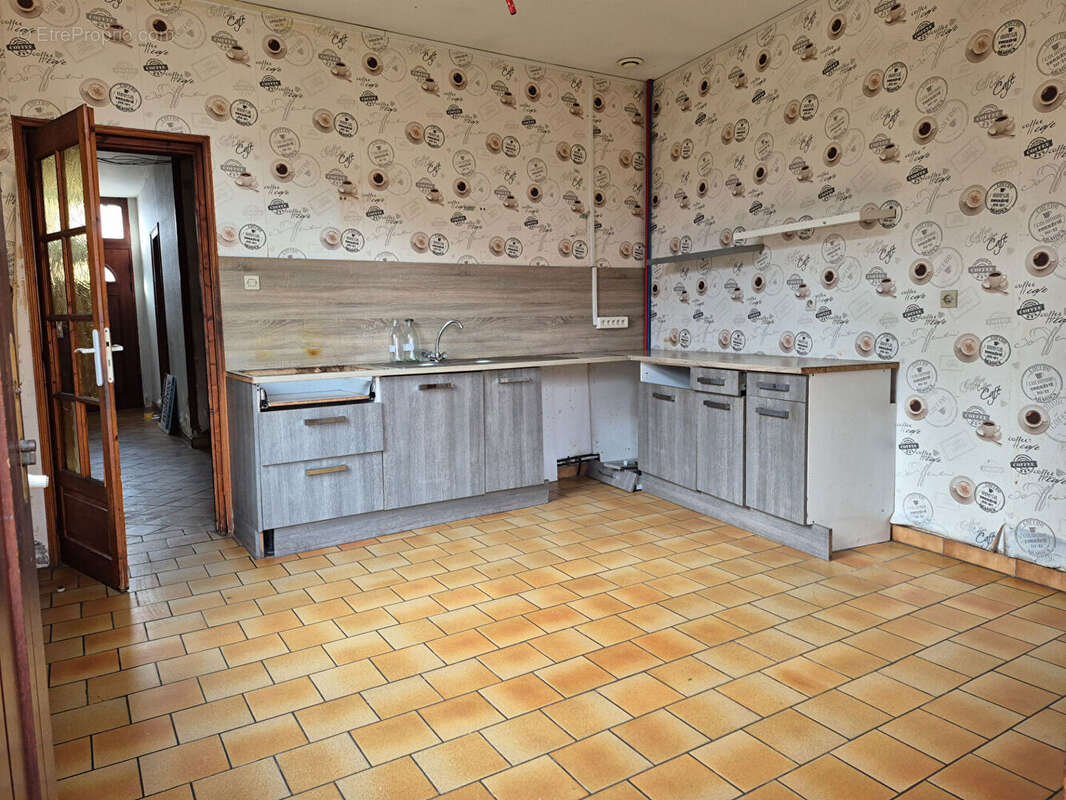 Maison à SAINT-MARTIN-AU-LAERT