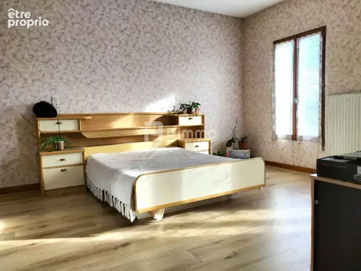 Maison en pierre avec fort potentiel – 212 m² habitables - photo 5