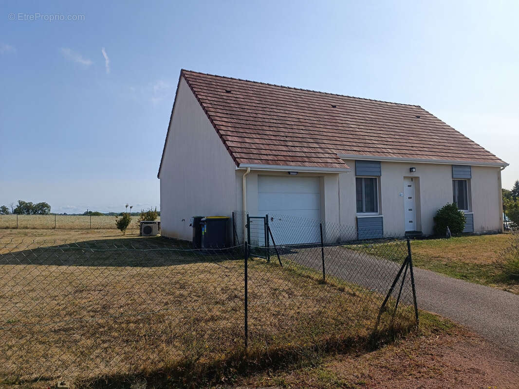 Maison à SAINT-MARTIN-DES-CHAMPS