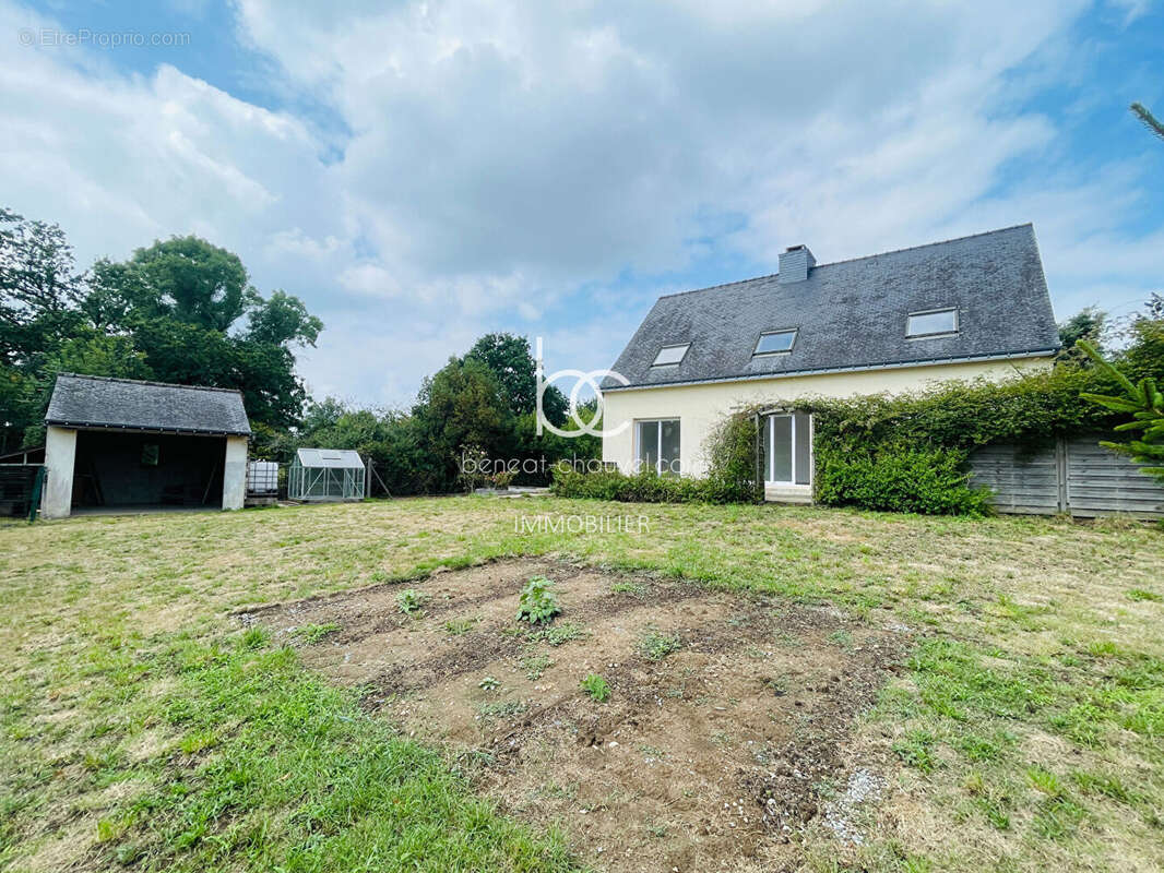 VENTE Maison 4 Chambres  Grand Potentiel  Sous-Sol Complet  Proche Golfe  SAINT-ARMEL (56450) - photo 2