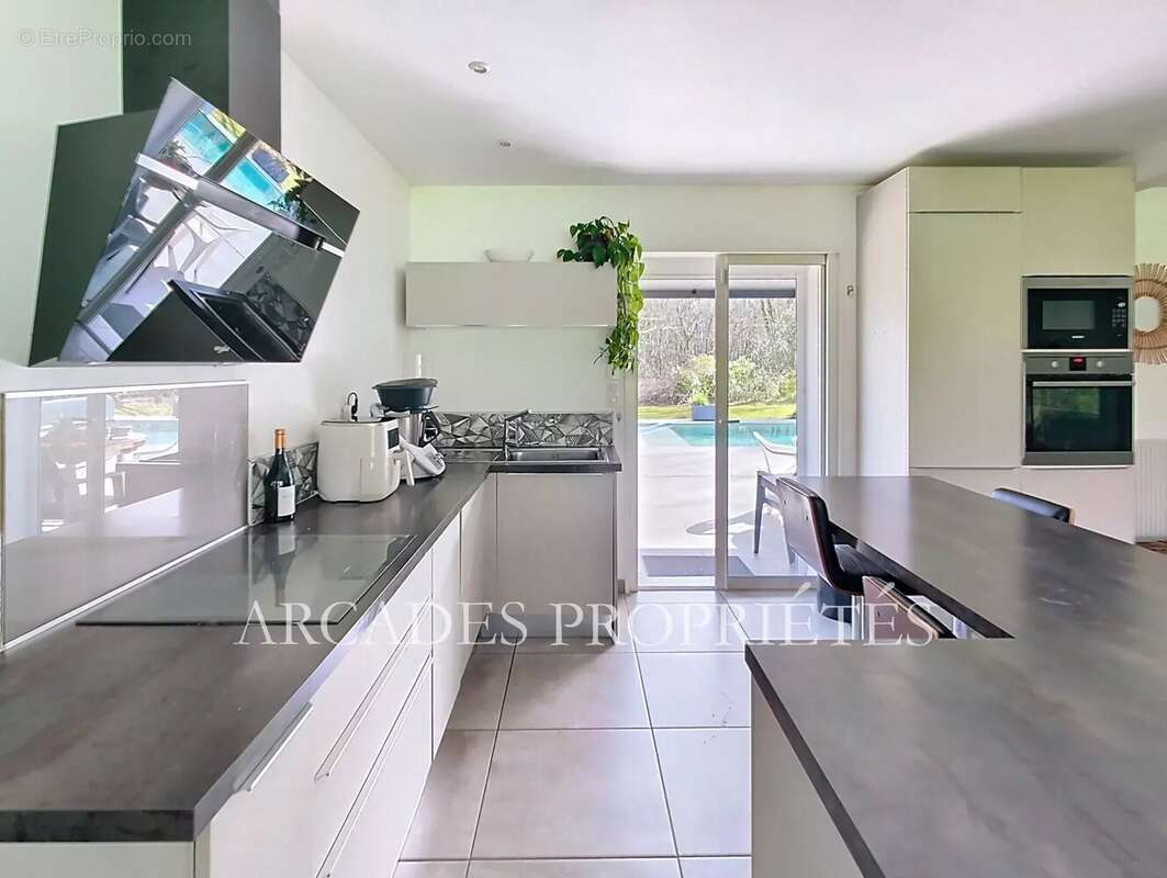 Maison à SAINT-SULPICE-ET-CAMEYRAC