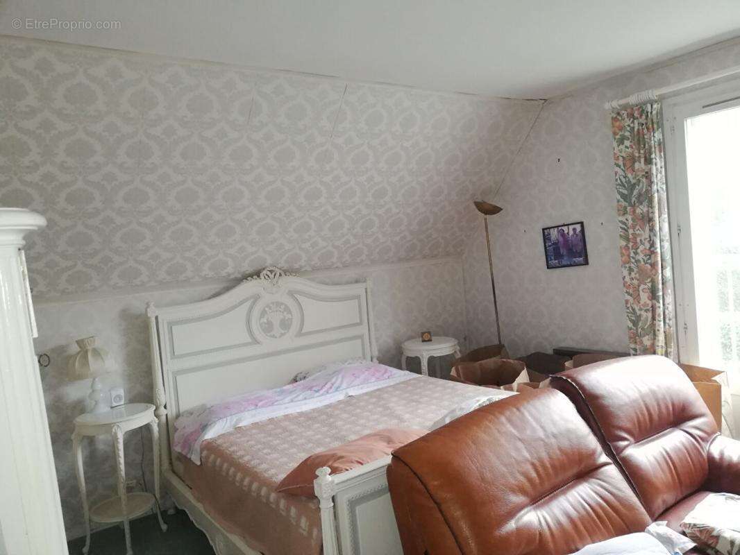 Maison à LES ESSARTS-LE-ROI