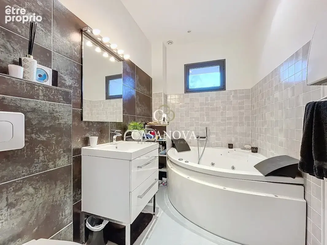 Maison de charme rénovée esprit loft avec piscine et volumes généreux  Pézenas - photo 13