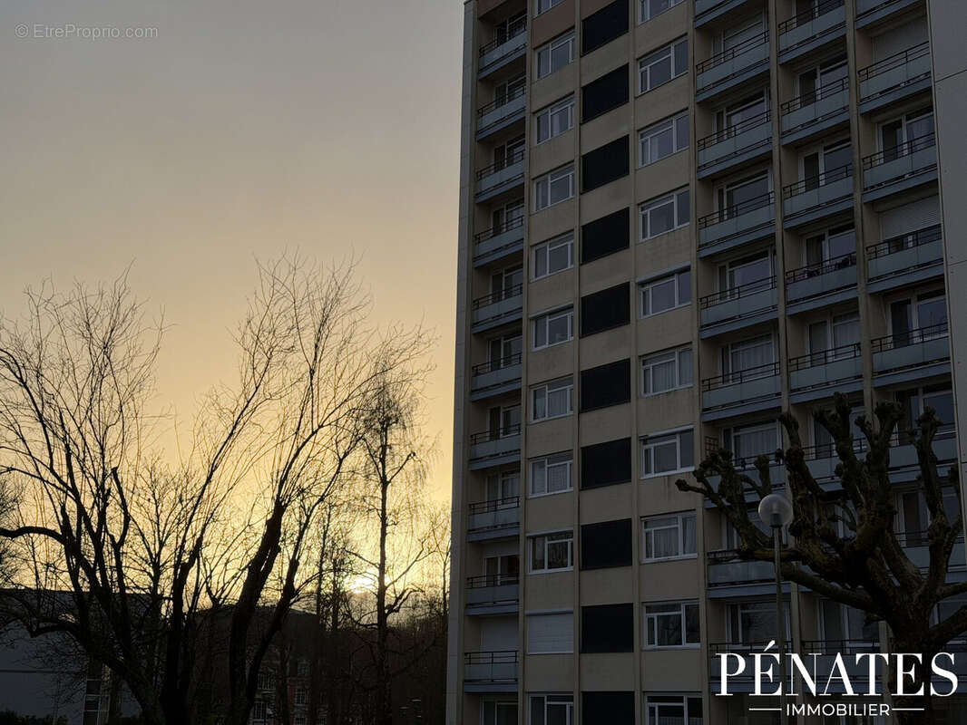 Appartement à MONT-SAINT-AIGNAN
