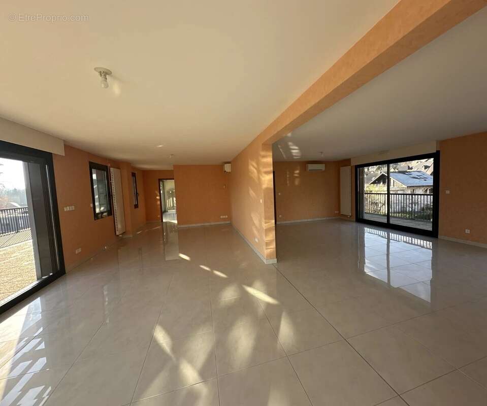 Appartement à LE BOURGET-DU-LAC