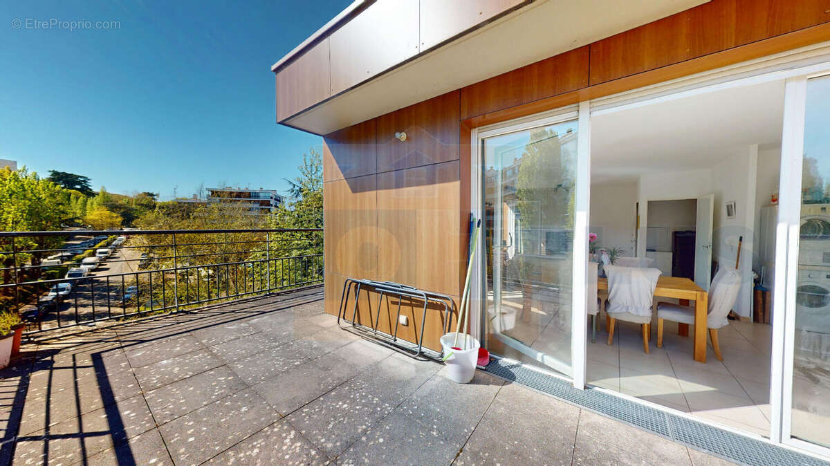 Appartement à FONTENAY-LE-FLEURY