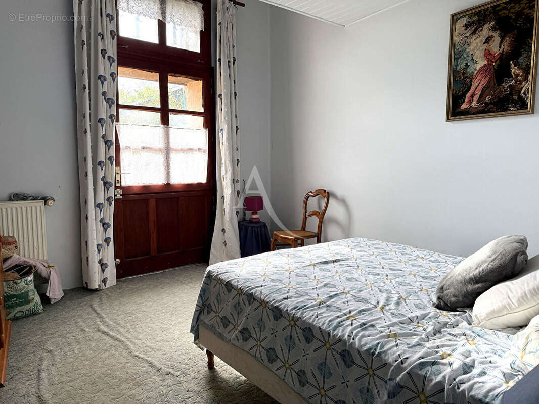 Maison à SAINT-CYR-EN-TALMONDAIS