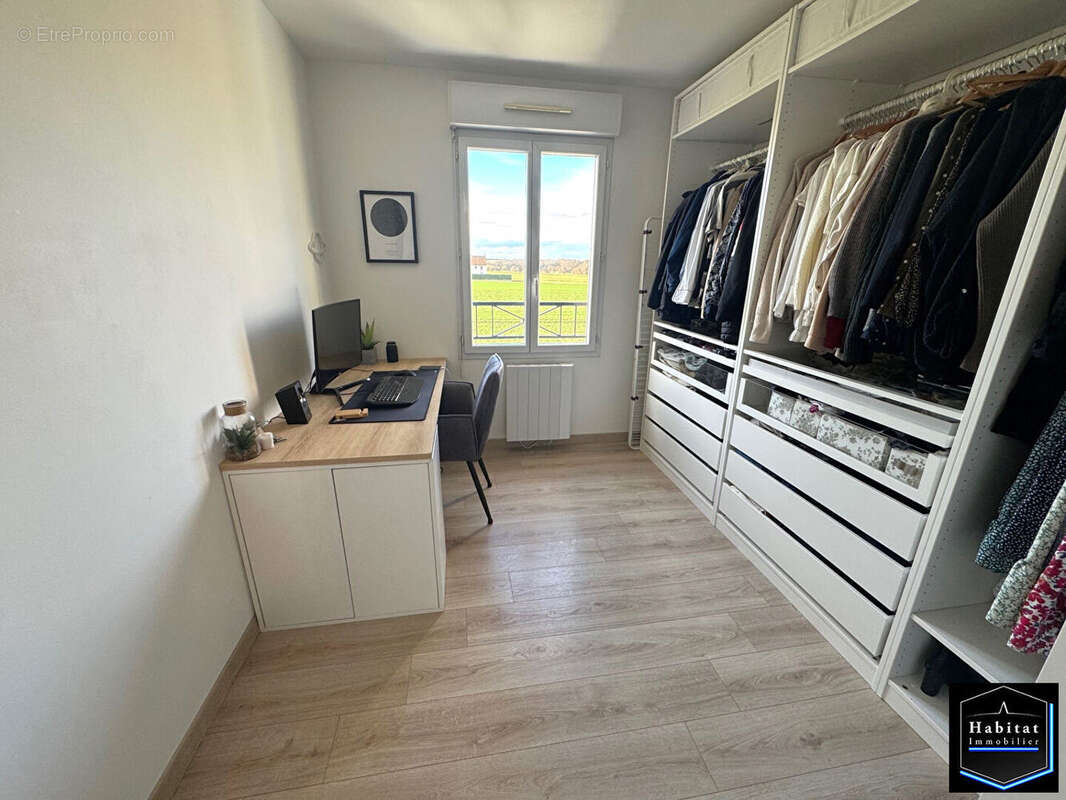 Maison à PEROY-LES-GOMBRIES