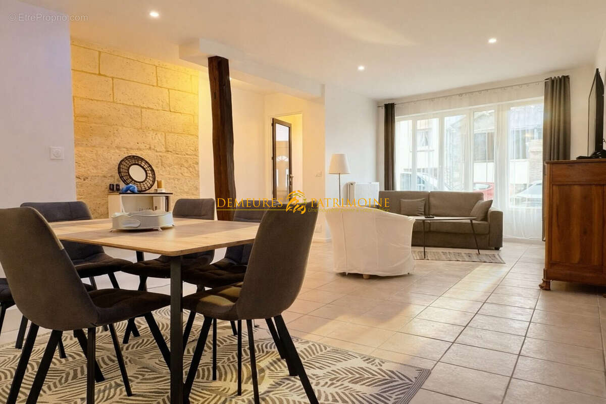 Maison à RUELLE-SUR-TOUVRE