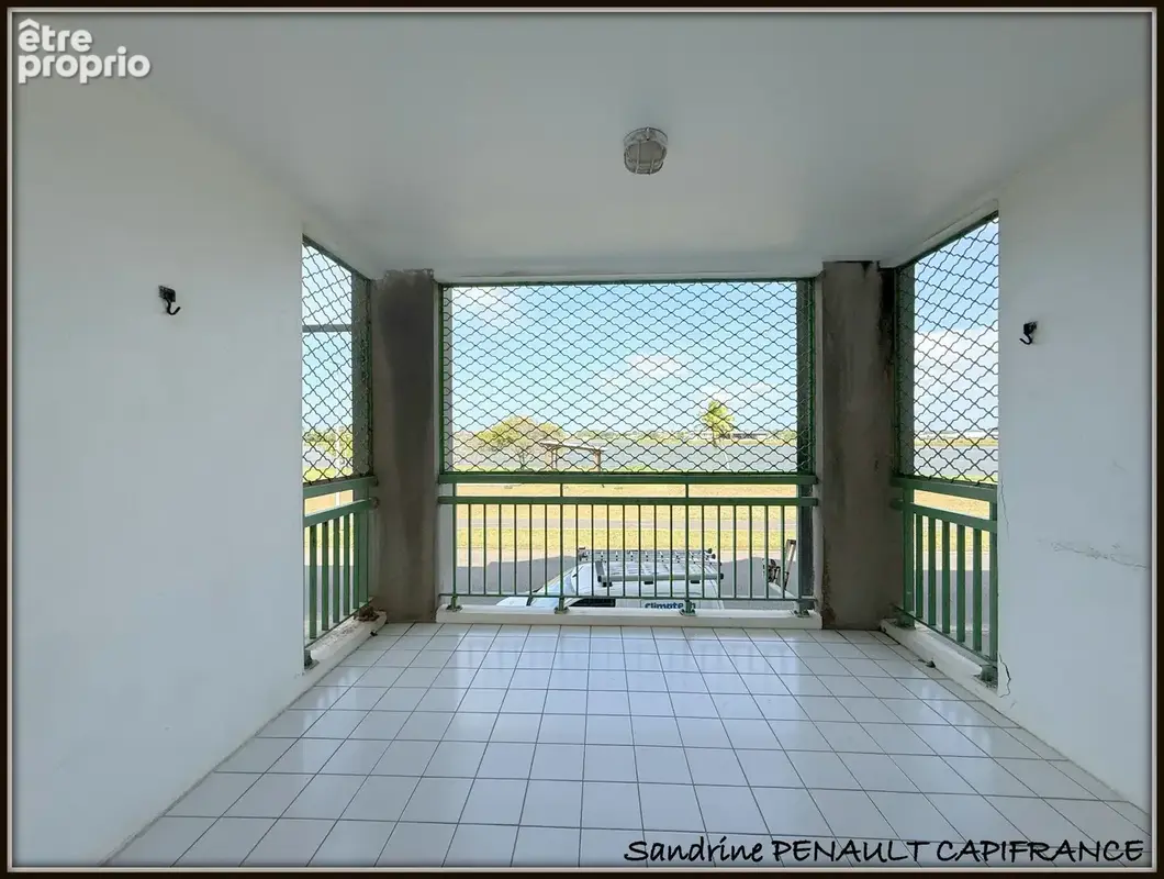 A vendre a kourou (guyane francaise) un bel appartement t4 de 77 m² en residence - au prix de 170 000 € - photo 4
