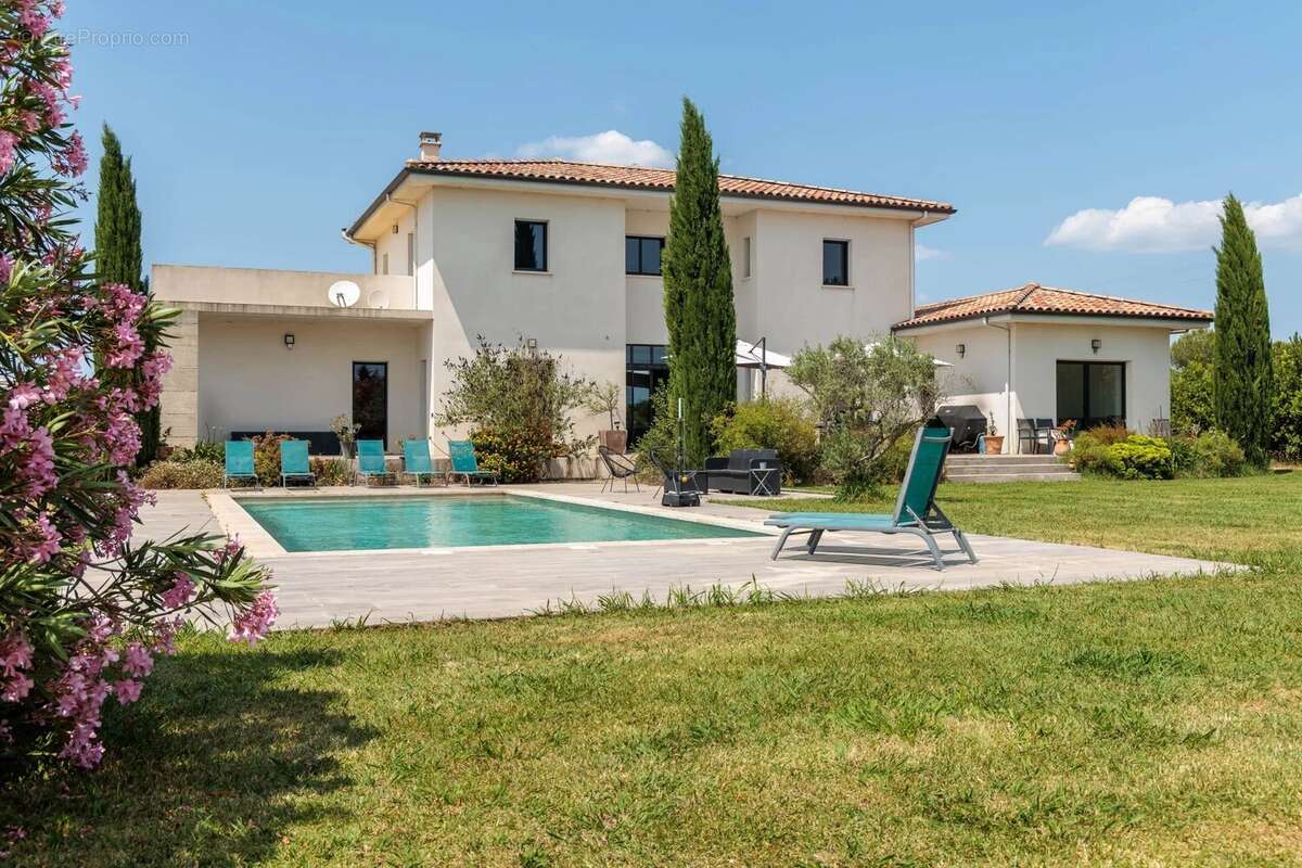 Maison contemporaine avec piscine Campagne Arlésienne - photo 14