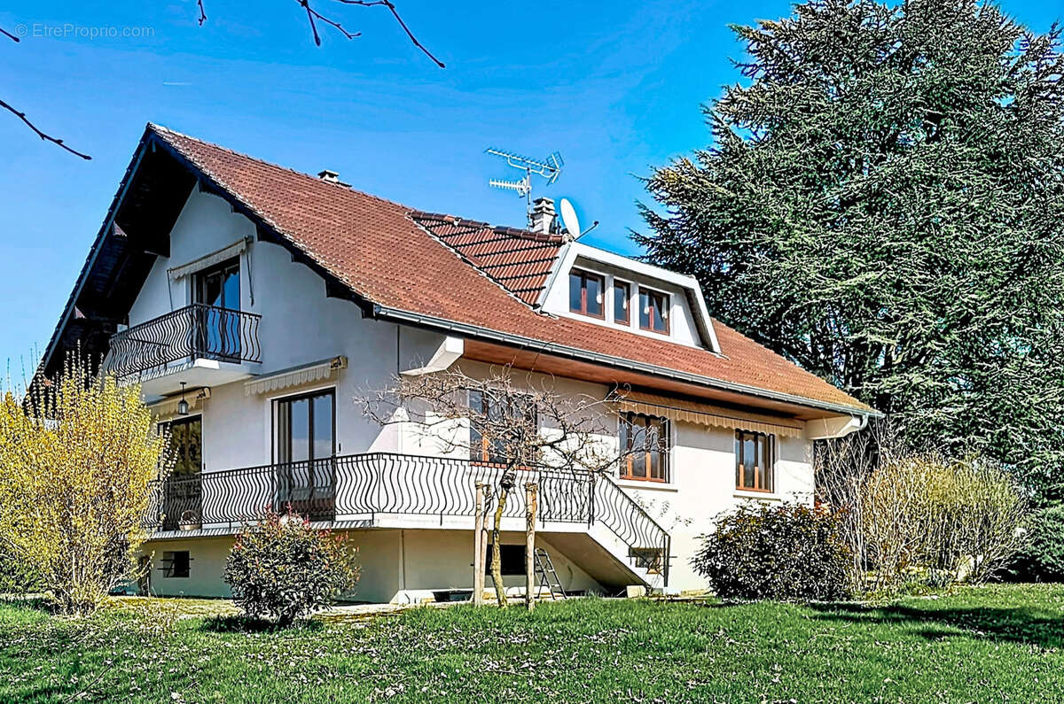 Maison à CHENS-SUR-LEMAN