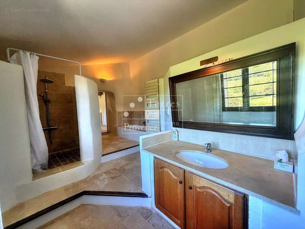 Appartement à TOURTOUR