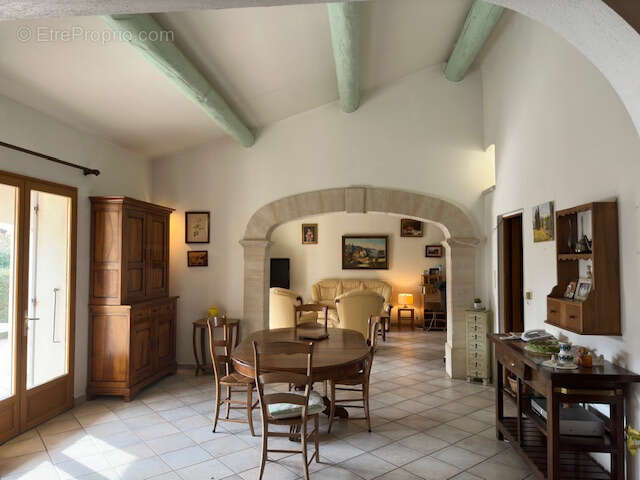 Maison à PERNES-LES-FONTAINES