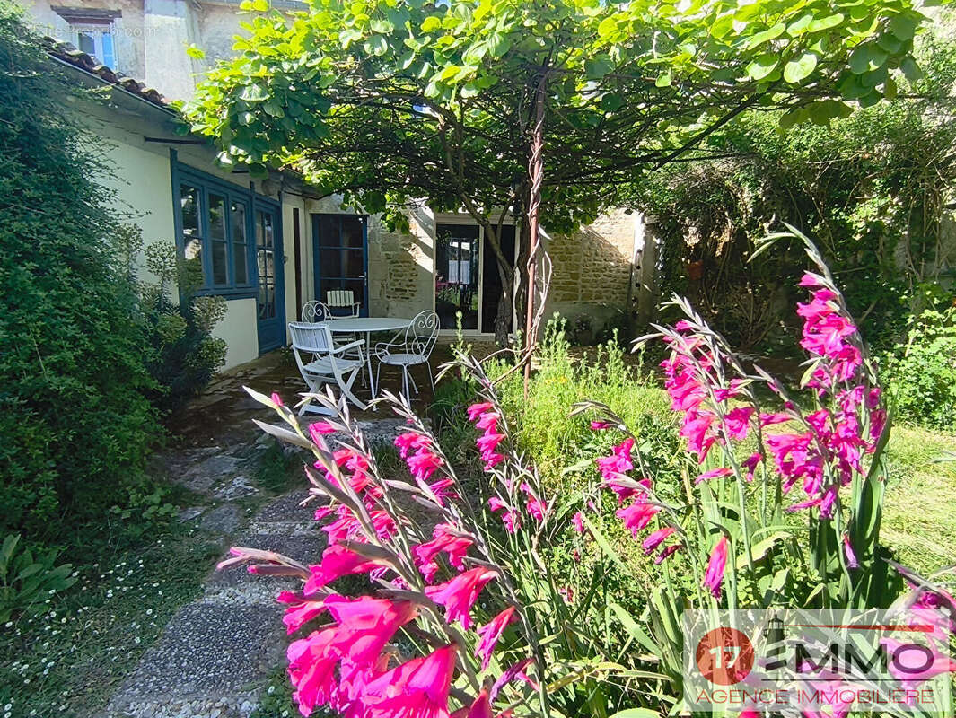 Maison à THAIRE