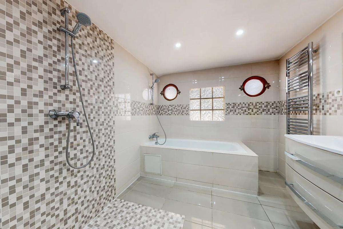 Maison à FONTENAY-SOUS-BOIS