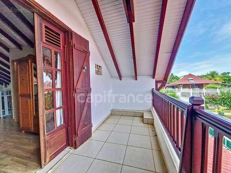 Maison à CAPESTERRE-BELLE-EAU