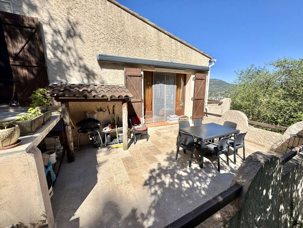 Maison à SOLLIES-TOUCAS