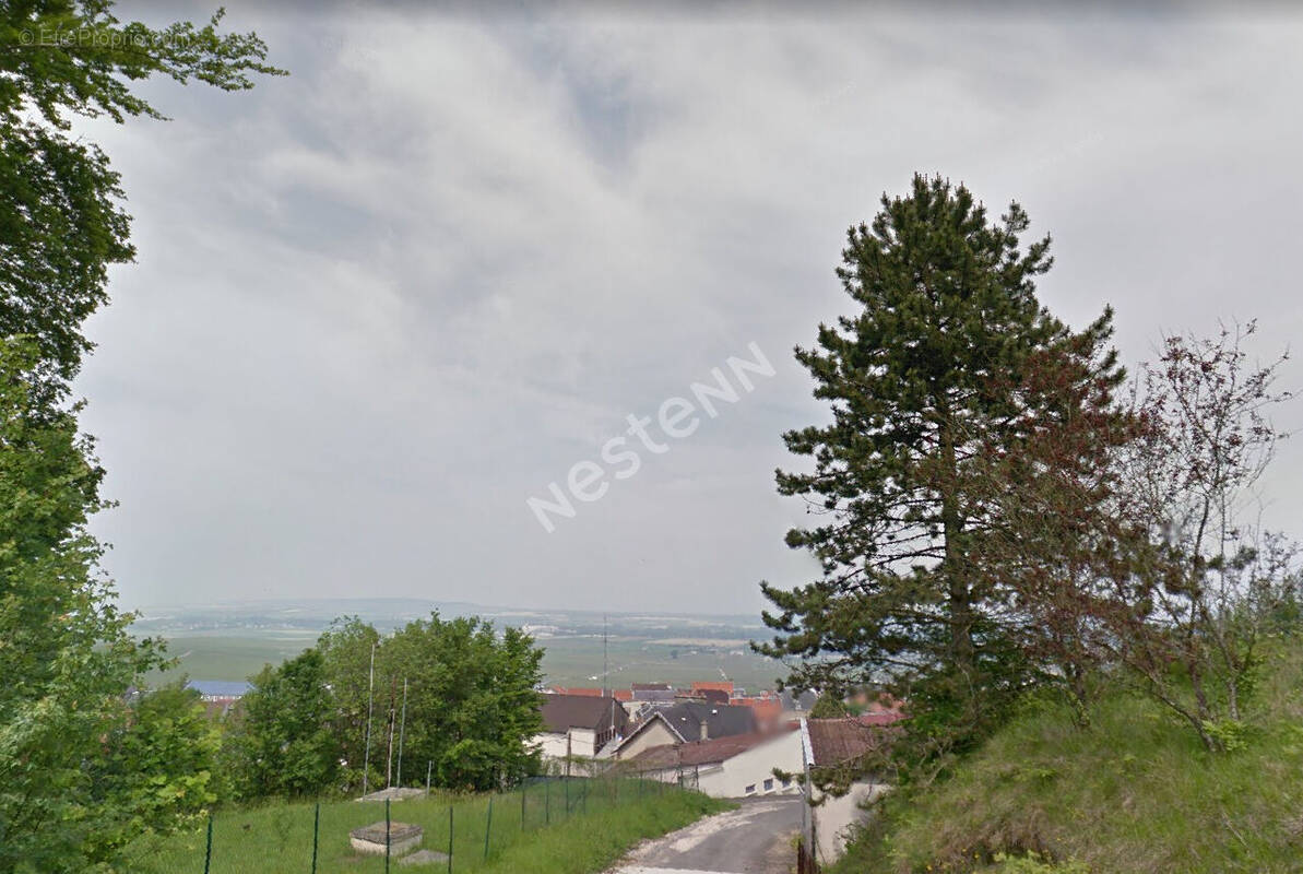 Terrain à VERZENAY
