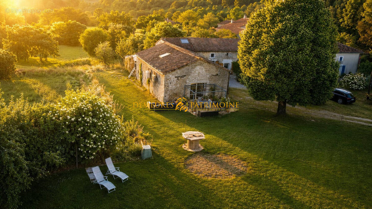 Maison à JAULDES
