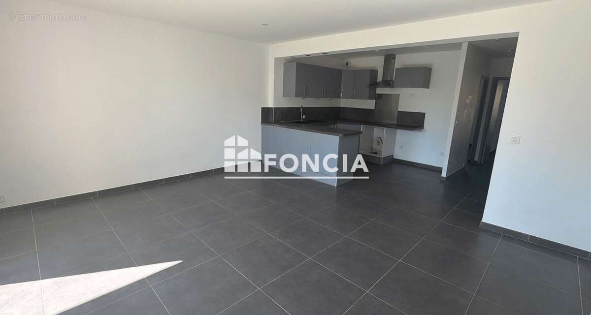 Appartement à LE CANNET-DES-MAURES