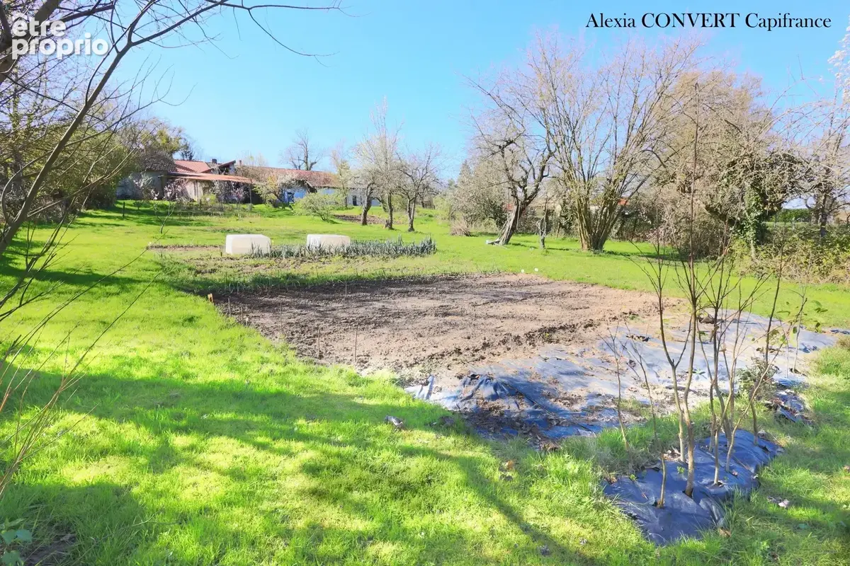  UN TERRAIN, DE MULTIPLES POSSIBILITÉS 4045m² constructible proche du village !!! - photo 3